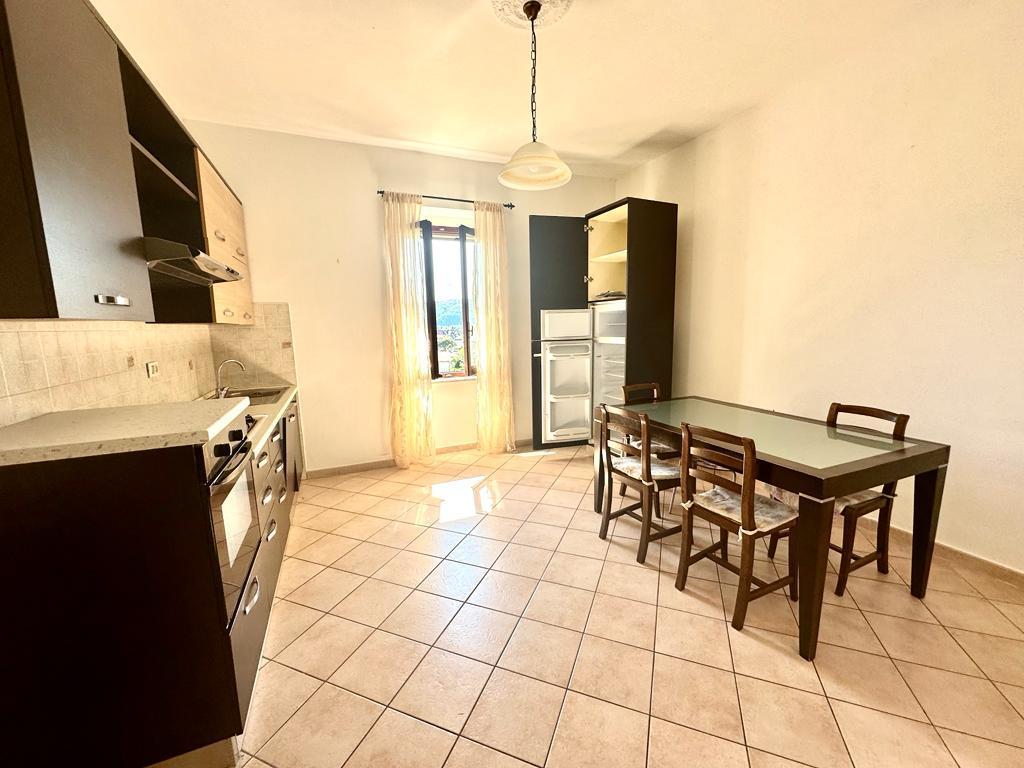 Appartamento in vendita a Santo Stefano di Magra, 4 locali, prezzo € 134.000 | PortaleAgenzieImmobiliari.it