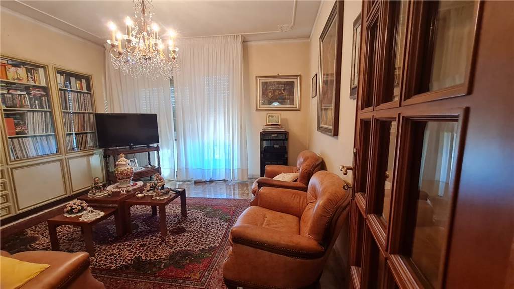 Appartamento in vendita a Castelnuovo Magra, 4 locali, prezzo € 140.000 | PortaleAgenzieImmobiliari.it