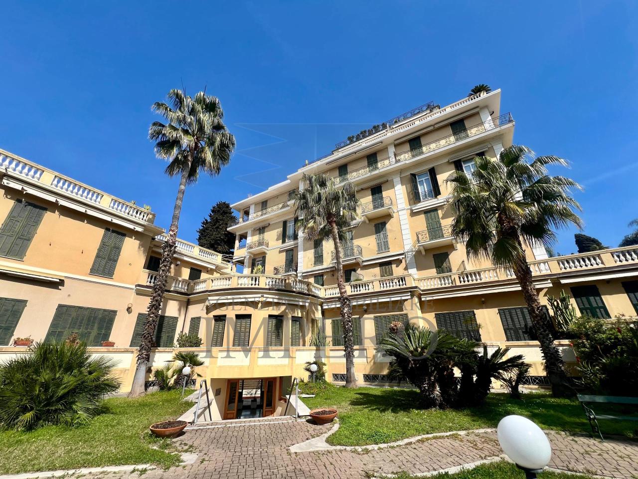 Appartamento in vendita a Bordighera, 7 locali, prezzo € 600.000 | PortaleAgenzieImmobiliari.it