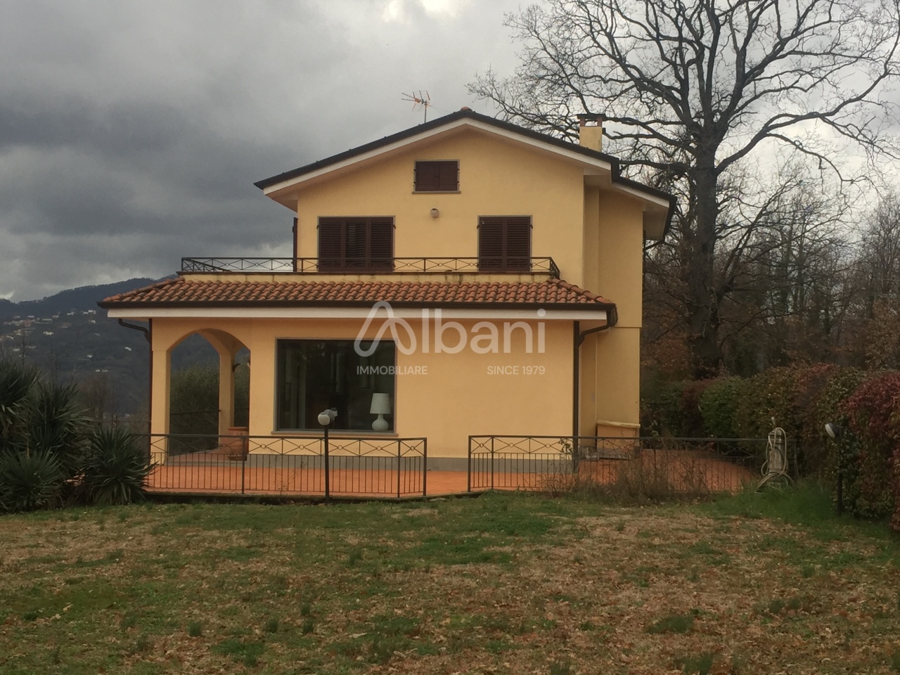 Villa in vendita a Bolano, 10 locali, Trattative riservate | PortaleAgenzieImmobiliari.it