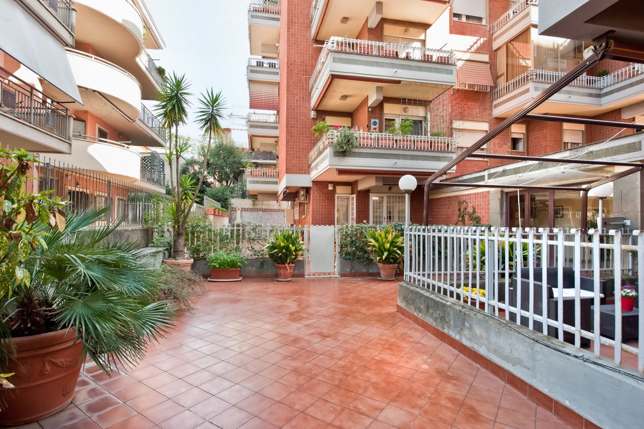 Appartamento in vendita a Grottaferrata, 6 locali, prezzo € 365.000 | PortaleAgenzieImmobiliari.it