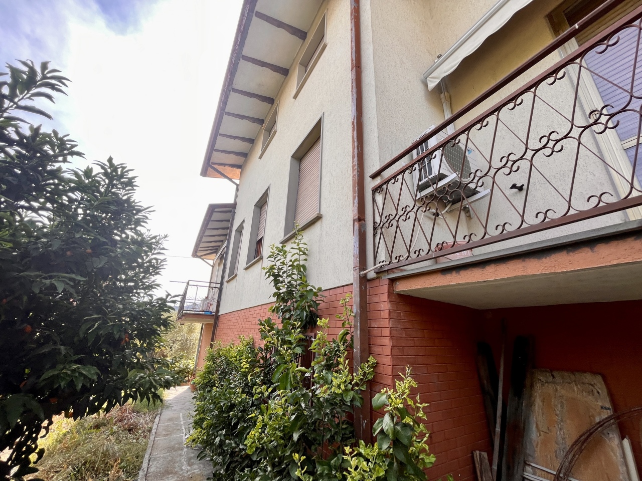 Villa in vendita a Santo Stefano di Magra, 10 locali, prezzo € 349.000 | PortaleAgenzieImmobiliari.it