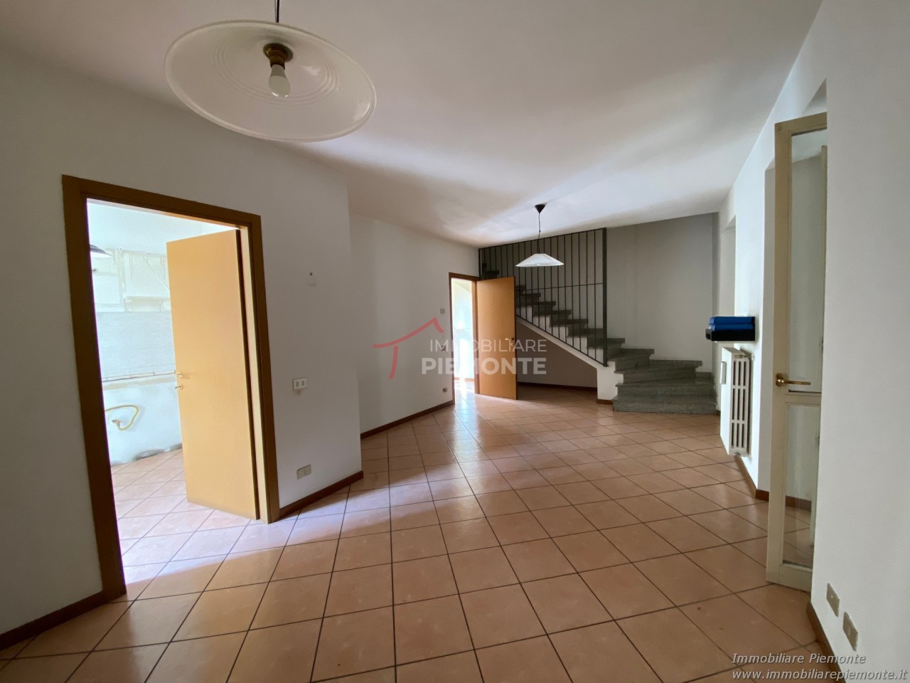 Appartamento in affitto a Borgomanero, 5 locali, prezzo € 600 | CambioCasa.it