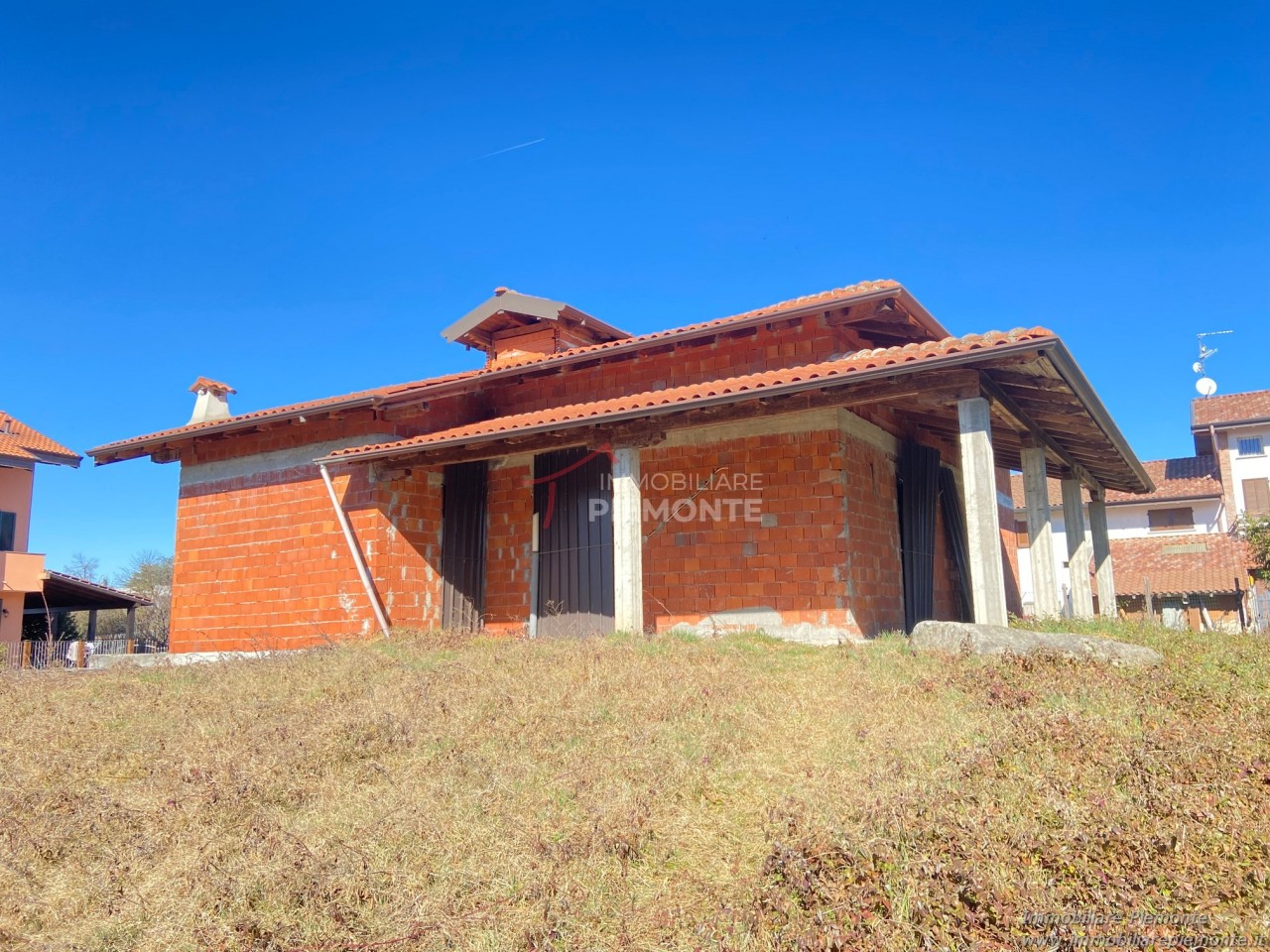Villa in vendita a Agrate Conturbia, 6 locali, prezzo € 150.000 | CambioCasa.it
