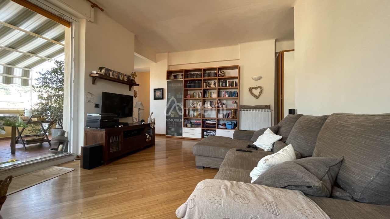 Appartamento in vendita a La Spezia, 6 locali, prezzo € 600.000 | PortaleAgenzieImmobiliari.it