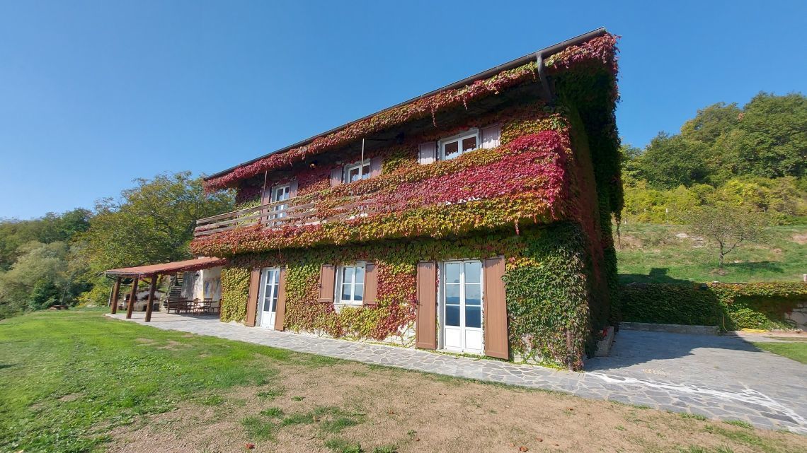 Villa in vendita a Carro, 10 locali, prezzo € 490.000 | PortaleAgenzieImmobiliari.it