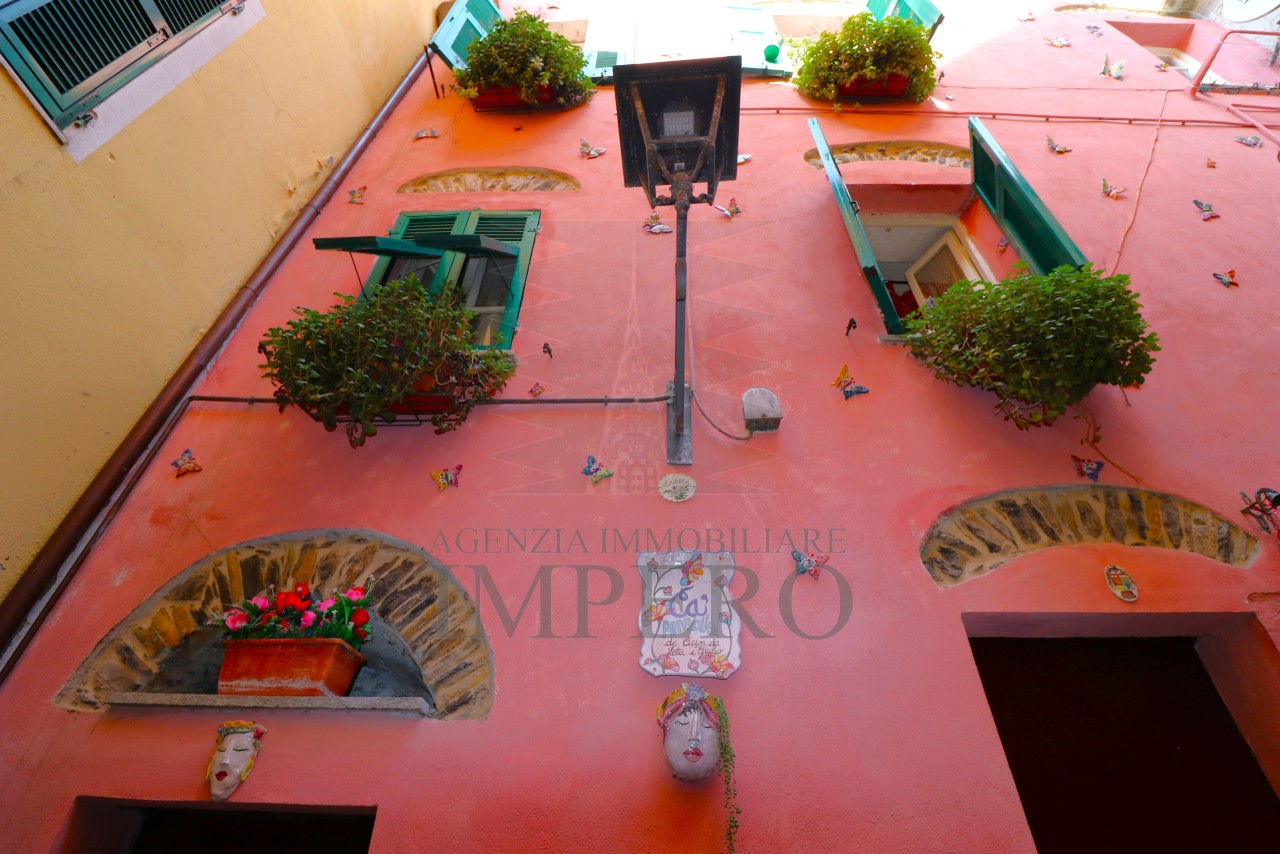Appartamento in vendita a Badalucco, 4 locali, prezzo € 100.000 | PortaleAgenzieImmobiliari.it