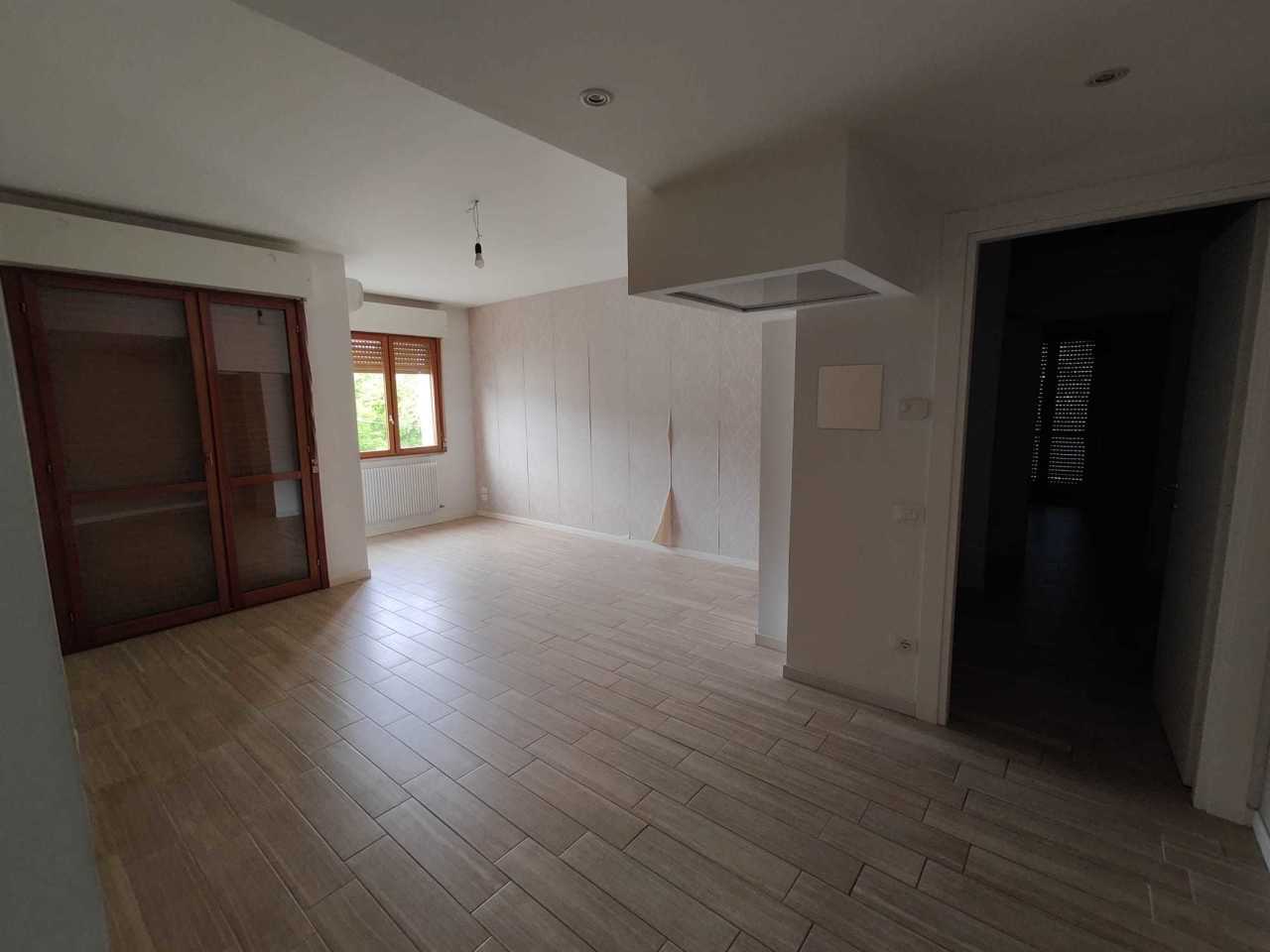 Appartamento in vendita a Rovigo, 6 locali, prezzo € 170.000 | PortaleAgenzieImmobiliari.it