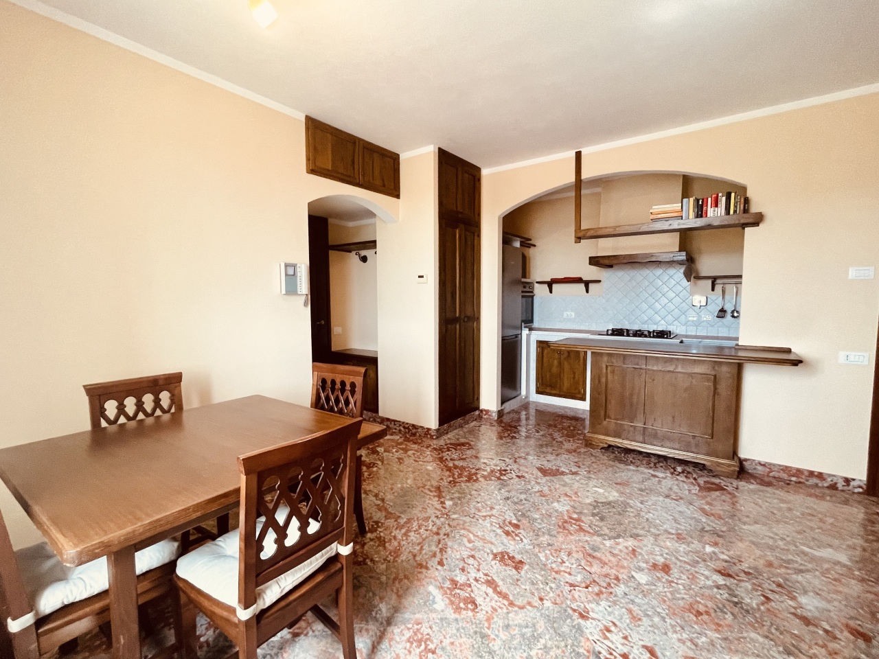 Appartamento in vendita a Castelnuovo Magra, 4 locali, prezzo € 170.000 | PortaleAgenzieImmobiliari.it
