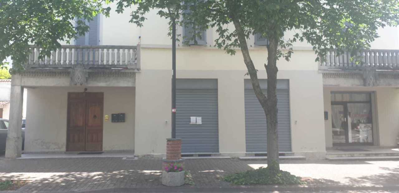 Appartamento in vendita a Medesano, 8 locali, prezzo € 104.000 | PortaleAgenzieImmobiliari.it