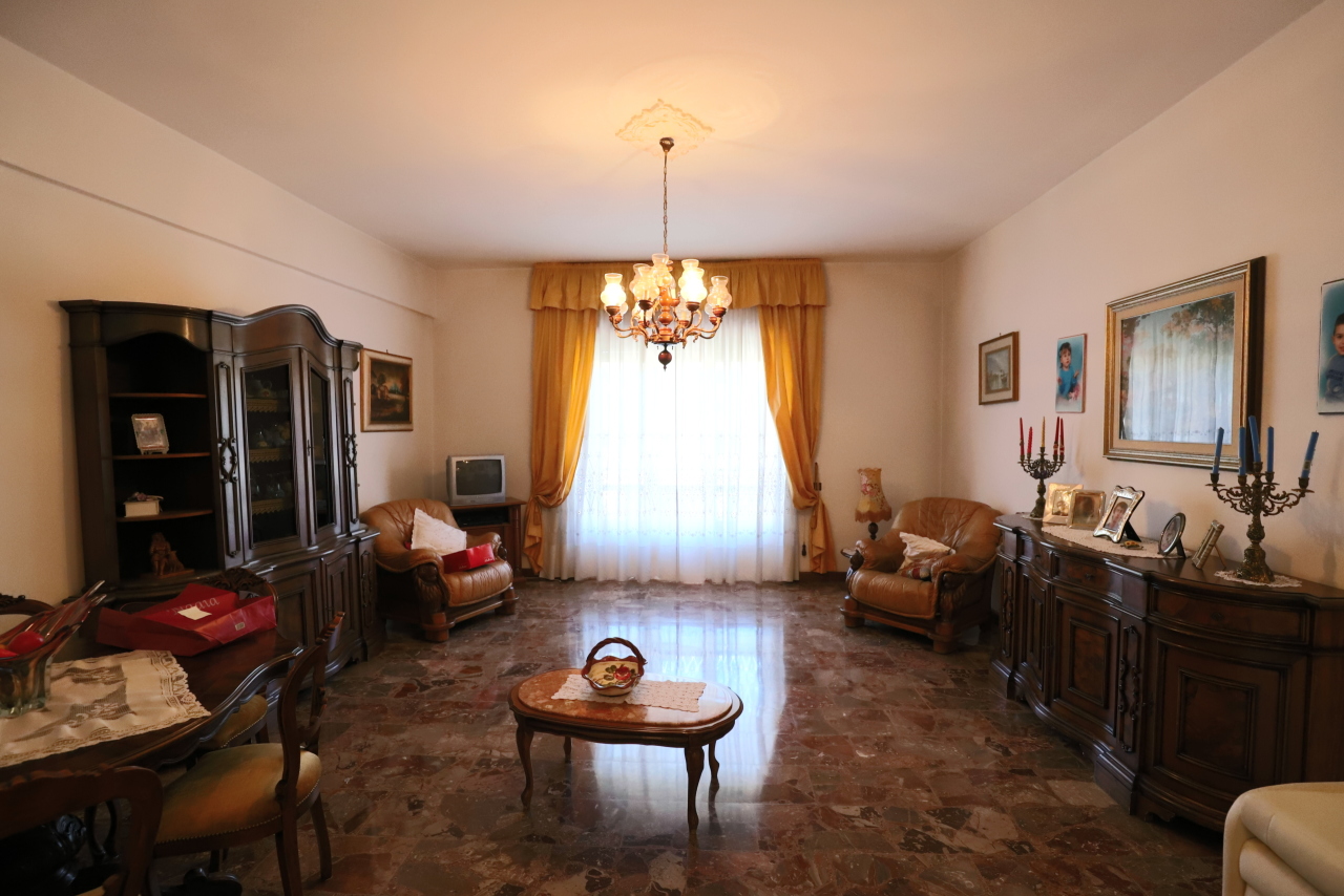 Appartamento in vendita a Fonte Nuova, 8 locali, prezzo € 169.000 | PortaleAgenzieImmobiliari.it