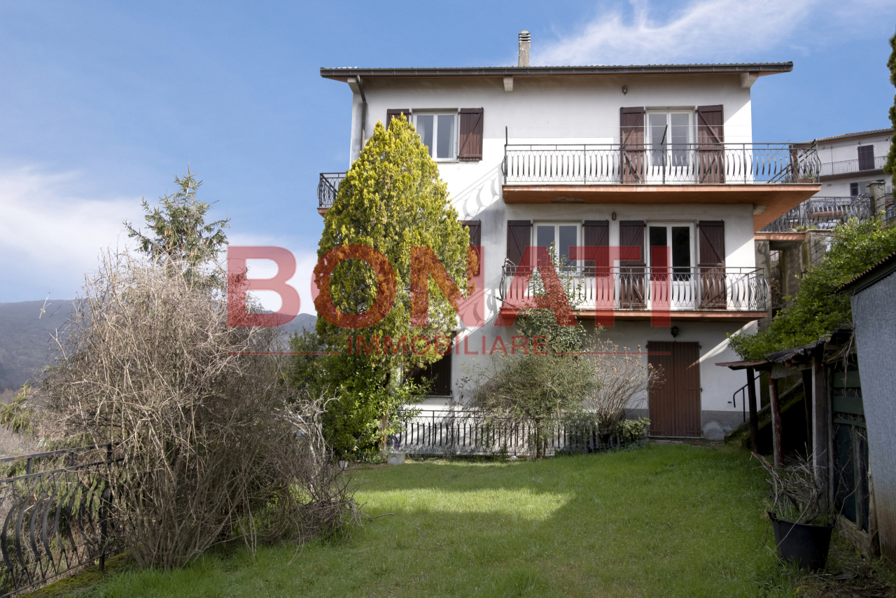 Appartamento in vendita a Rocchetta di Vara, 6 locali, prezzo € 75.000 | PortaleAgenzieImmobiliari.it