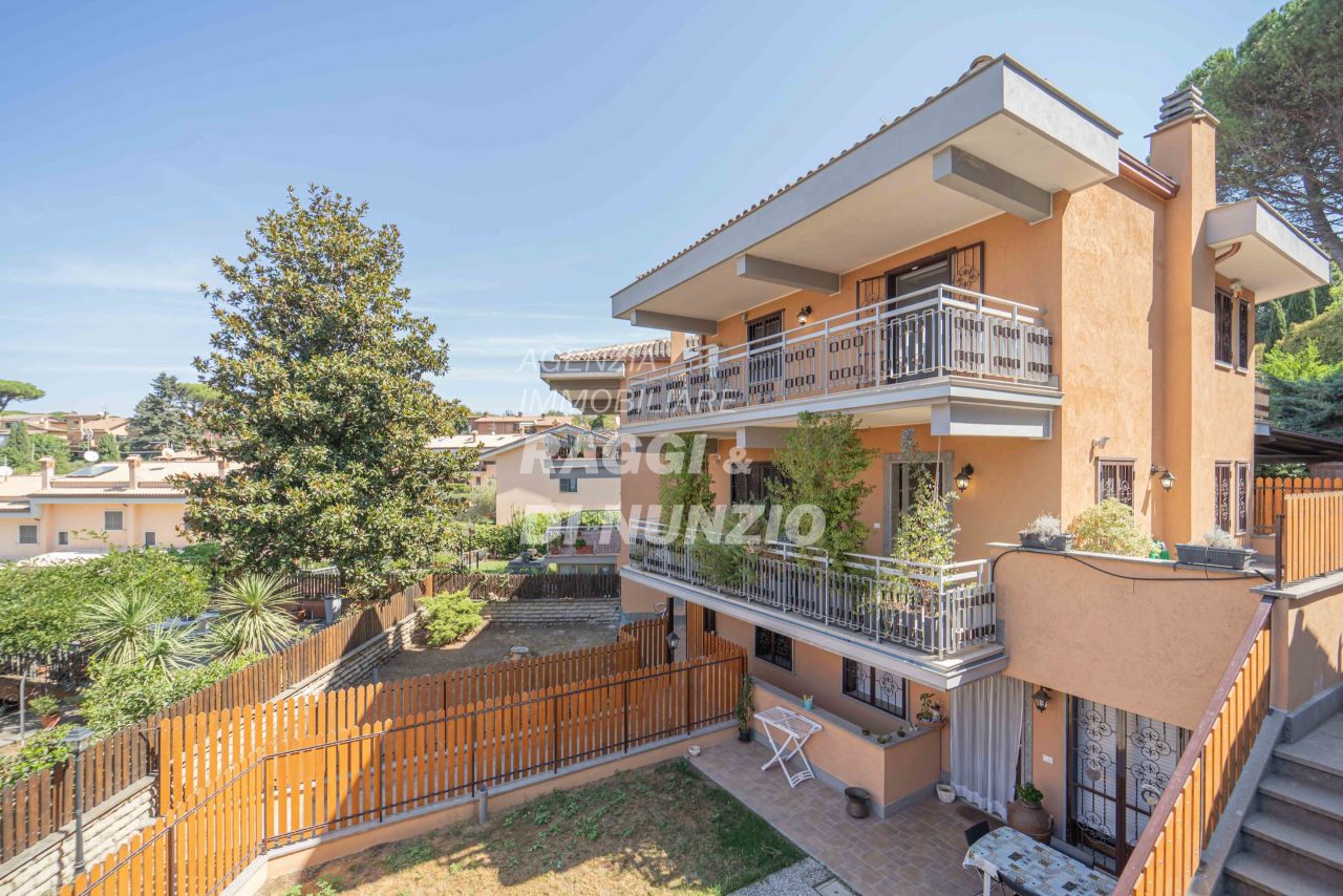 Appartamento in vendita a Monte Porzio Catone, 5 locali, prezzo € 299.000 | PortaleAgenzieImmobiliari.it