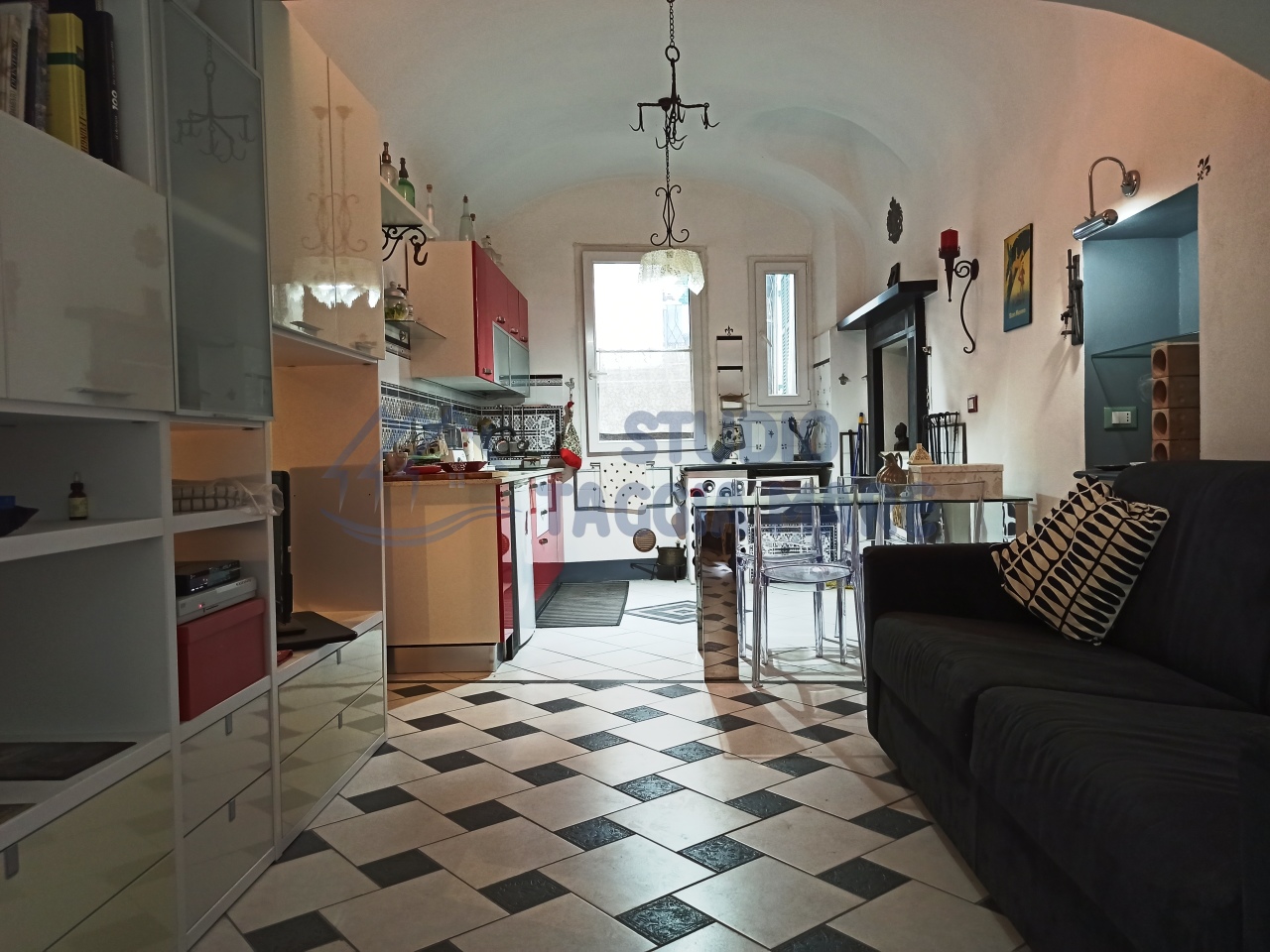 Appartamento in affitto a Taggia, 2 locali, prezzo € 390 | CambioCasa.it
