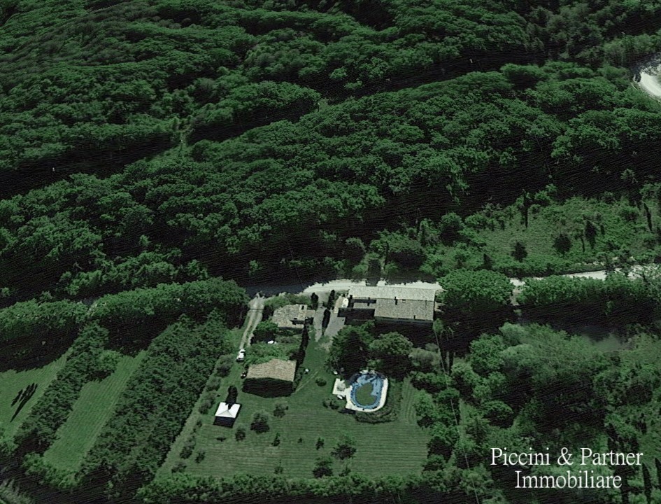 Rustico / Casale in vendita a Sarteano, 15 locali, prezzo € 790.000 | PortaleAgenzieImmobiliari.it