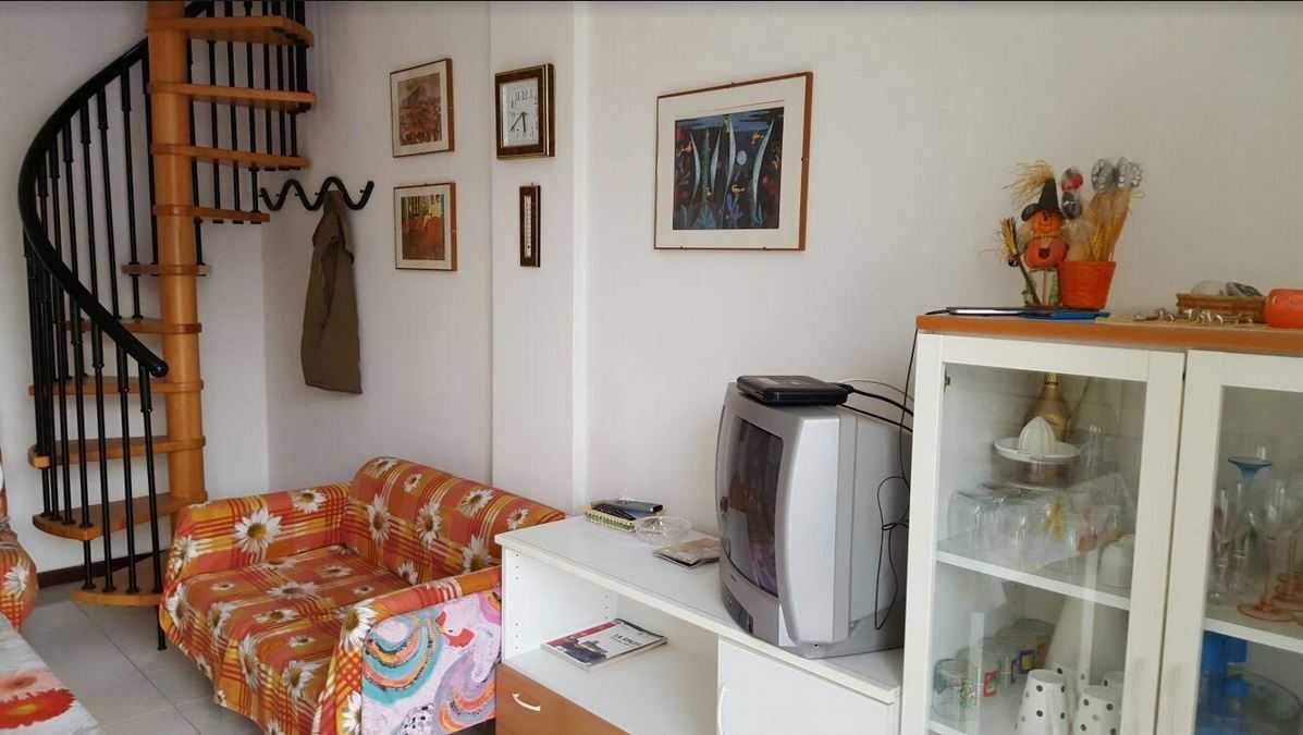 Appartamento in vendita a Ameglia, 2 locali, prezzo € 108.000 | PortaleAgenzieImmobiliari.it