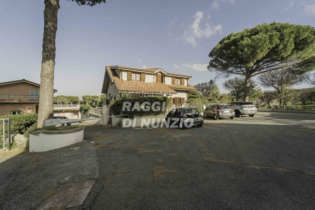 Villa in vendita a Monte Porzio Catone, 12 locali, prezzo € 399.000 | PortaleAgenzieImmobiliari.it