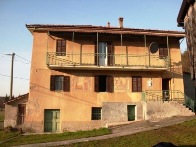Rustico / Casale in vendita a Giusvalla, 20 locali, prezzo € 140.000 | PortaleAgenzieImmobiliari.it