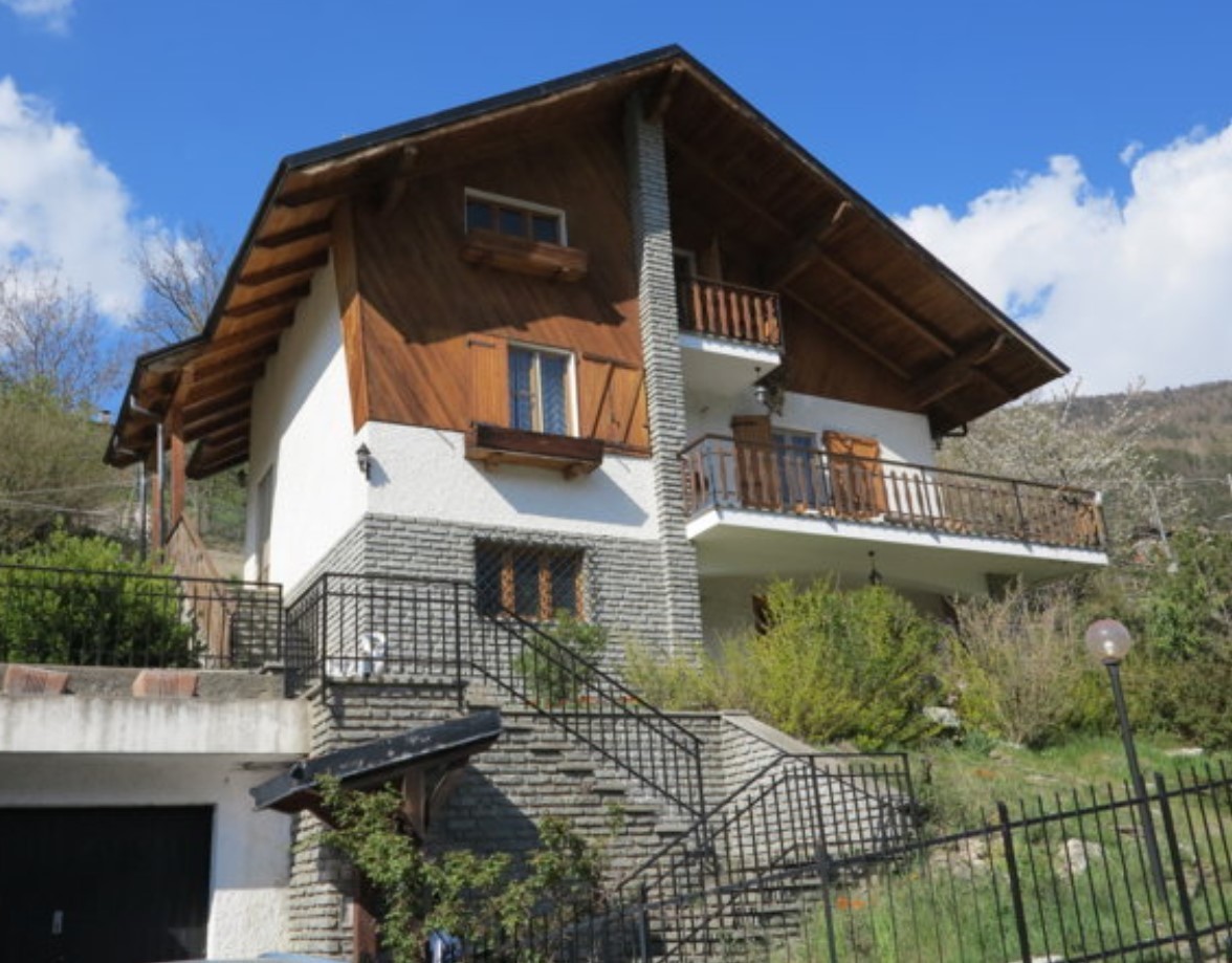 Villa in vendita a Fenestrelle, 8 locali, prezzo € 79.313 | PortaleAgenzieImmobiliari.it