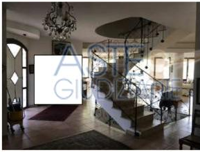 Villa in vendita a Riccione, 12 locali, prezzo € 387.900 | PortaleAgenzieImmobiliari.it