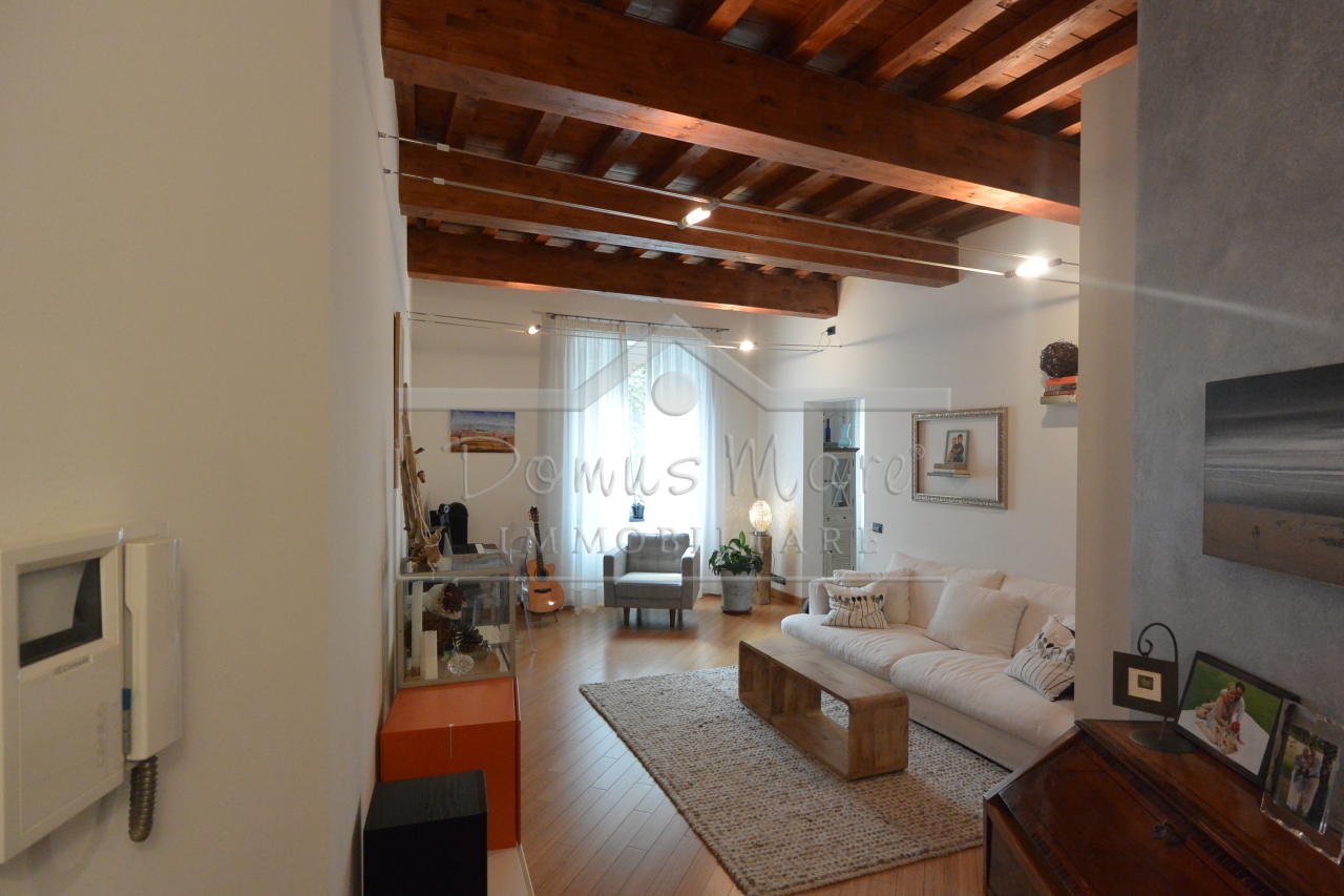 Appartamento in vendita a Quiliano, 5 locali, prezzo € 340.000 | PortaleAgenzieImmobiliari.it