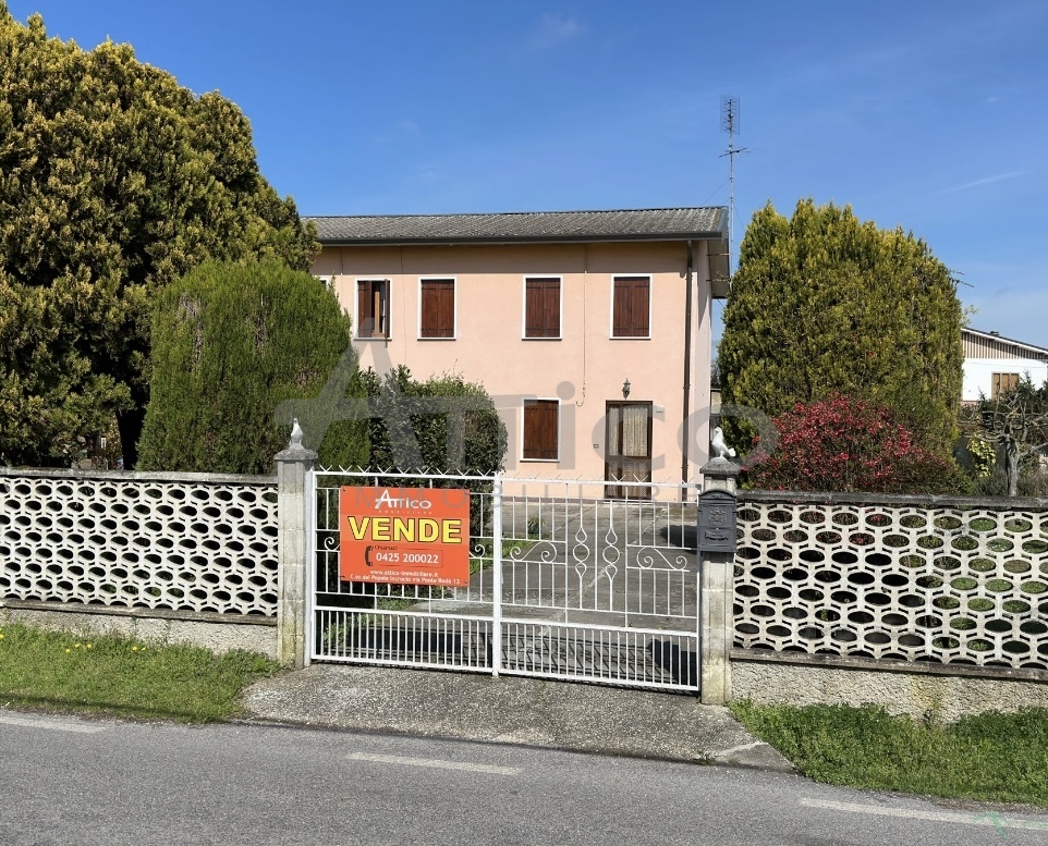 Soluzione Indipendente in vendita a Rovigo, 7 locali, prezzo € 108.000 | PortaleAgenzieImmobiliari.it