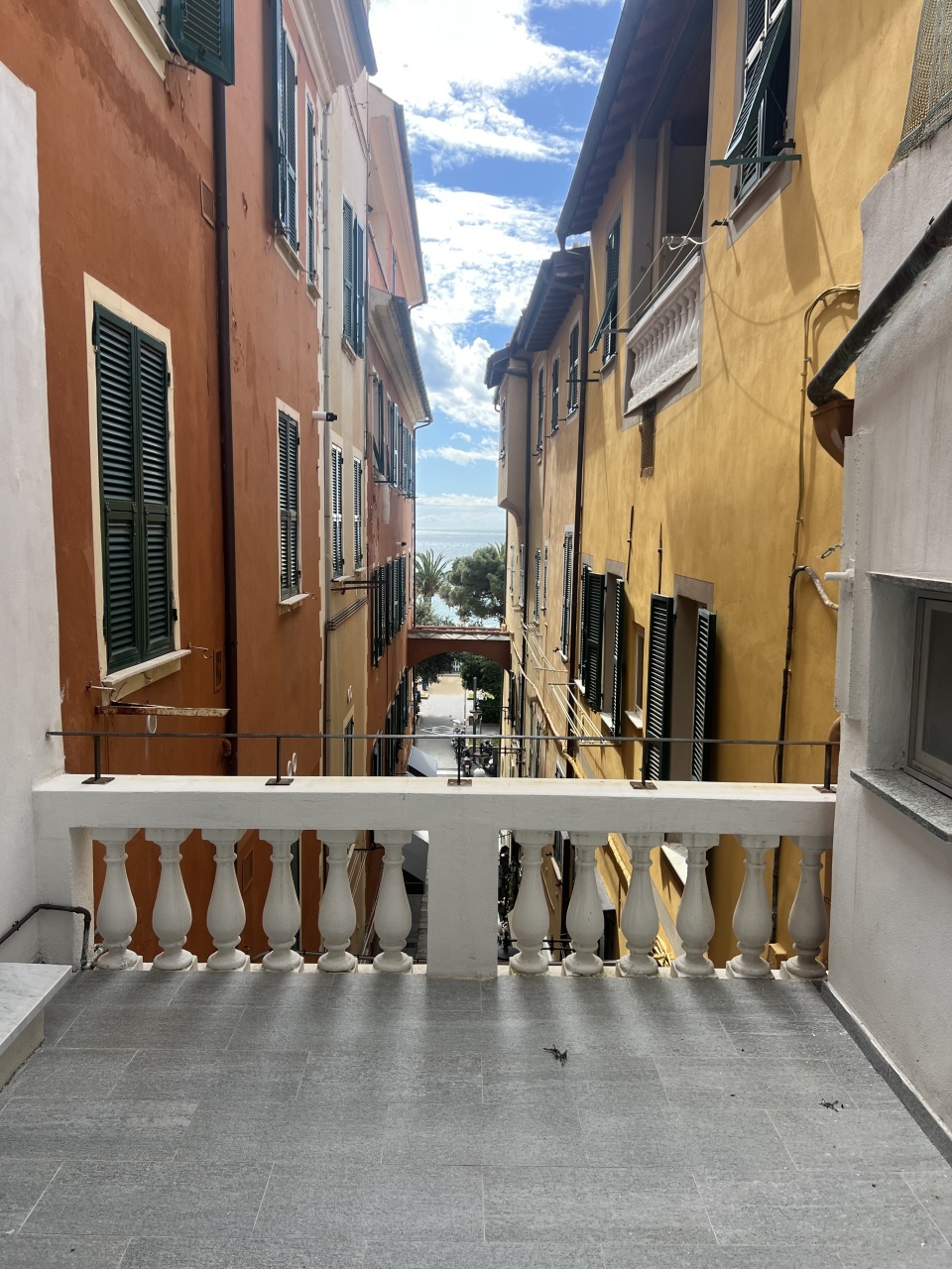 Appartamento in affitto a Finale Ligure, 3 locali, prezzo € 1.500 | PortaleAgenzieImmobiliari.it