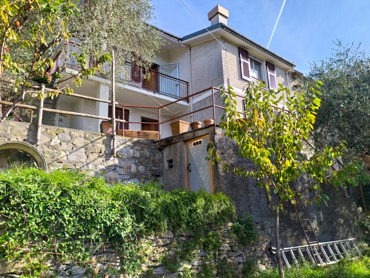Soluzione Indipendente in vendita a Rapallo, 6 locali, prezzo € 160.000 | PortaleAgenzieImmobiliari.it