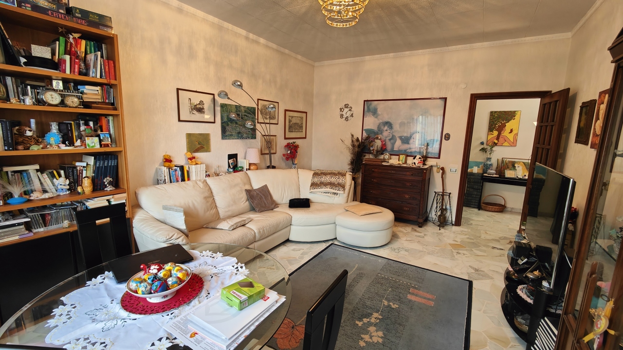 Appartamento in vendita a Savona, 4 locali, prezzo € 298.000 | PortaleAgenzieImmobiliari.it