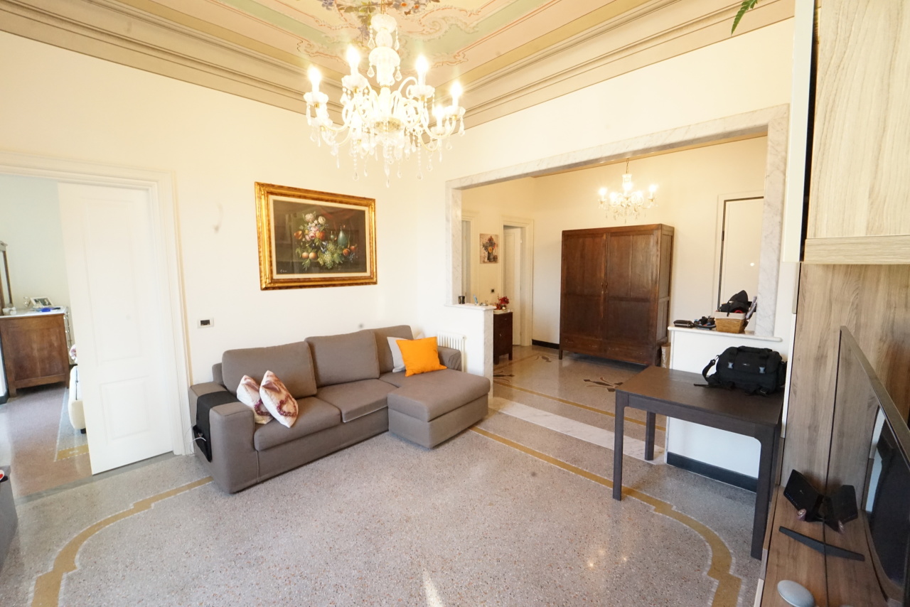 Appartamento in vendita a Chiavari, 4 locali, prezzo € 390.000 | PortaleAgenzieImmobiliari.it