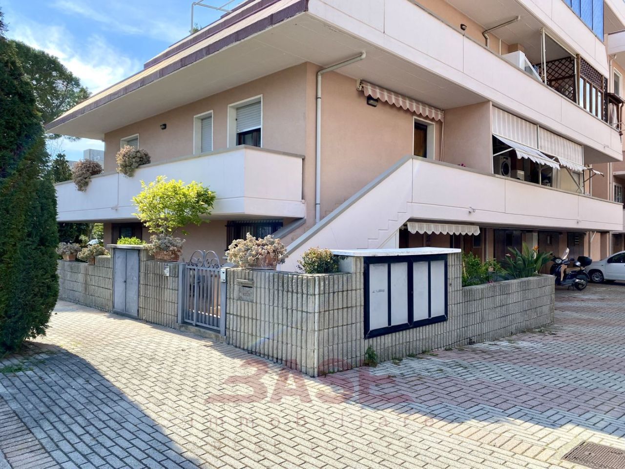 Appartamento in vendita a Cecina, 7 locali, prezzo € 420.000 | PortaleAgenzieImmobiliari.it