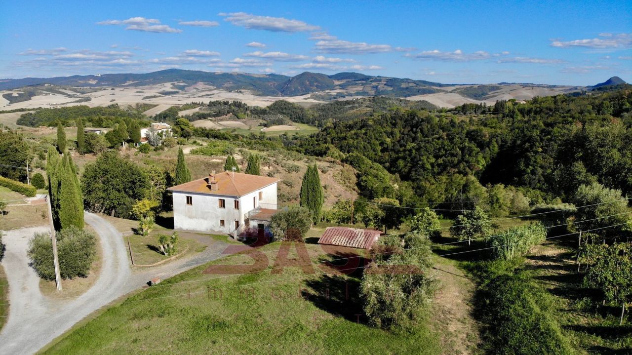 Rustico / Casale in vendita a Volterra, 17 locali, prezzo € 390.000 | PortaleAgenzieImmobiliari.it