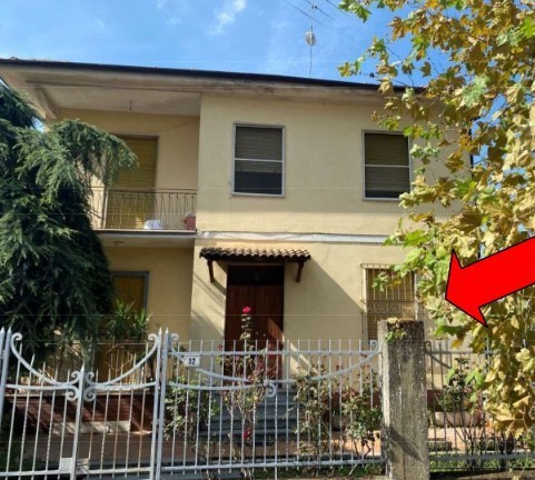 Appartamento in vendita a Bosco Marengo, 11 locali, prezzo € 54.000 | PortaleAgenzieImmobiliari.it