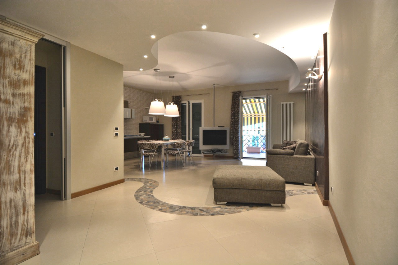 Appartamento in vendita a Rapallo, 6 locali, prezzo € 550.000 | PortaleAgenzieImmobiliari.it