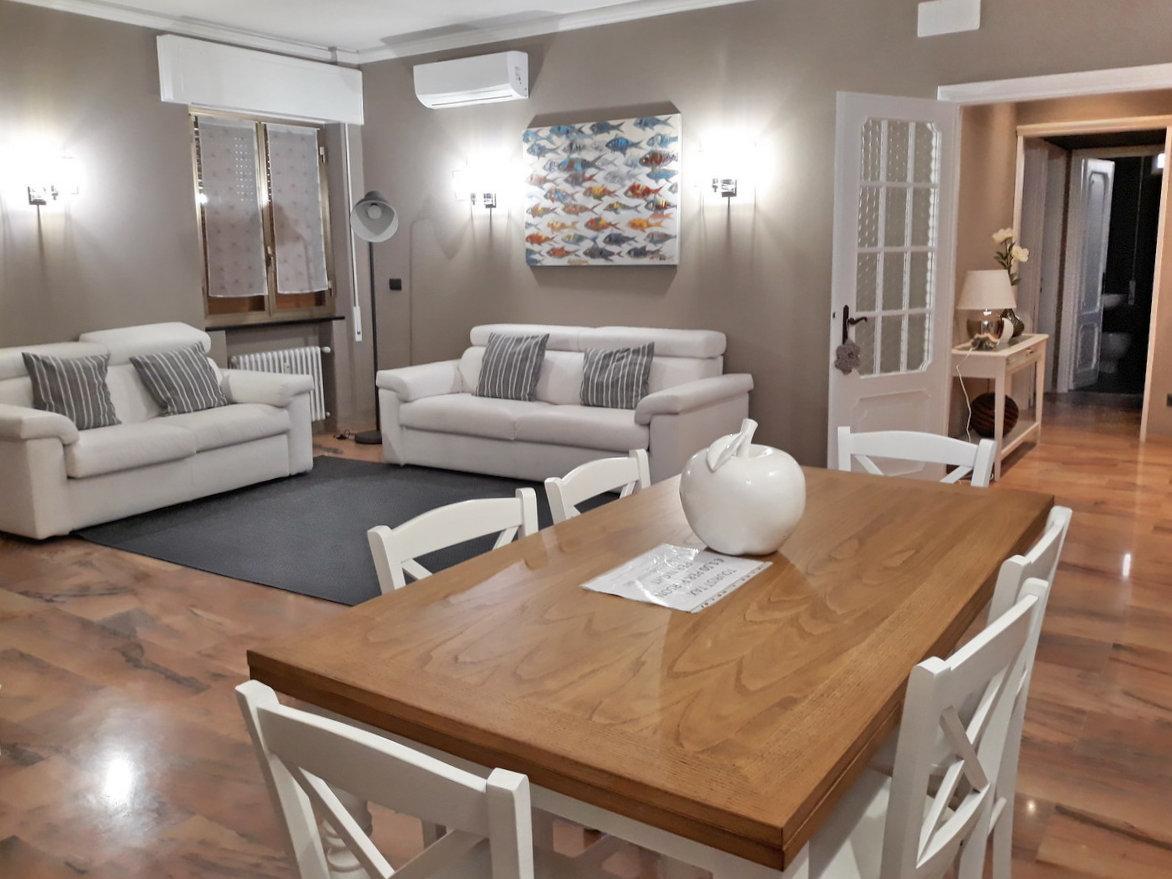 Appartamento in vendita a Rapallo, 6 locali, prezzo € 295.000 | PortaleAgenzieImmobiliari.it