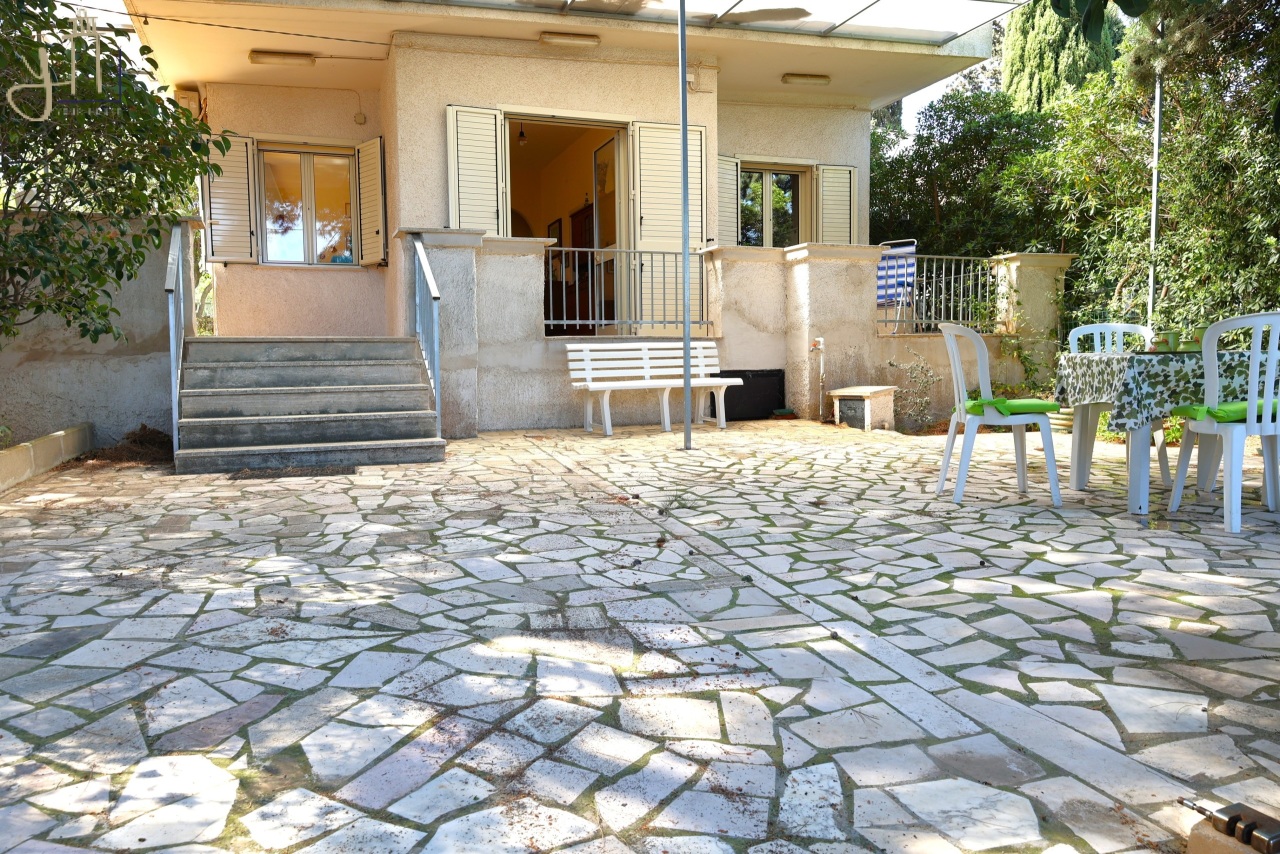 Villa in vendita a Conversano, 4 locali, prezzo € 200.000 | PortaleAgenzieImmobiliari.it