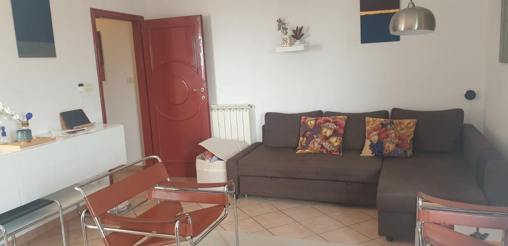 Appartamento in vendita a Camaiore, 5 locali, prezzo € 400.000 | PortaleAgenzieImmobiliari.it