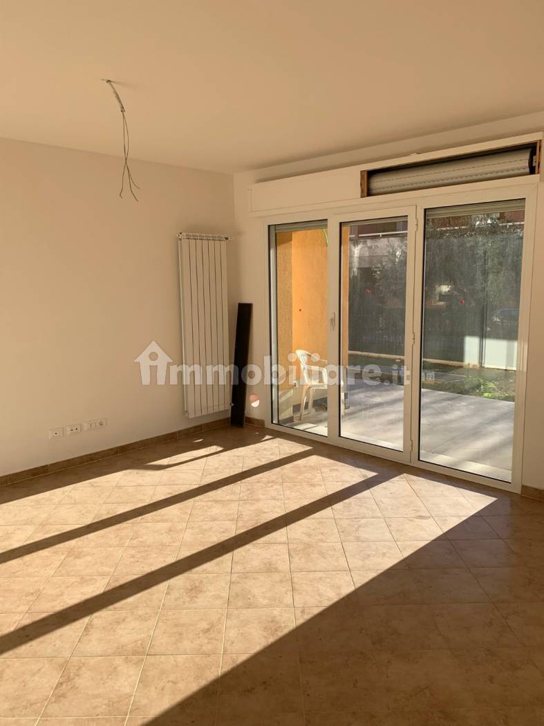 Appartamento in vendita a Castelnuovo Magra, 4 locali, prezzo € 200.000 | PortaleAgenzieImmobiliari.it