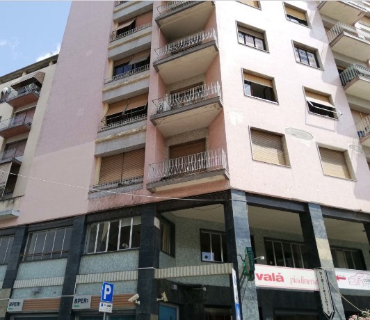 Appartamento in vendita a Novi Ligure, 7 locali, prezzo € 74.063 | PortaleAgenzieImmobiliari.it
