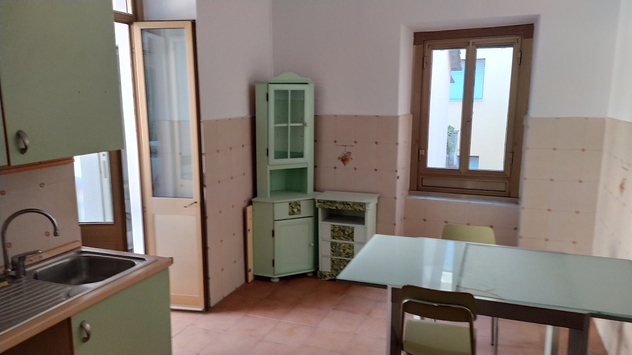 Appartamento a Rapallo in Affitto - 4+4