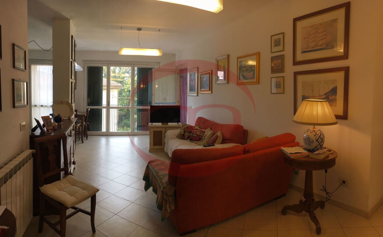 Appartamento in vendita a Sarzana, 5 locali, prezzo € 295.000 | PortaleAgenzieImmobiliari.it