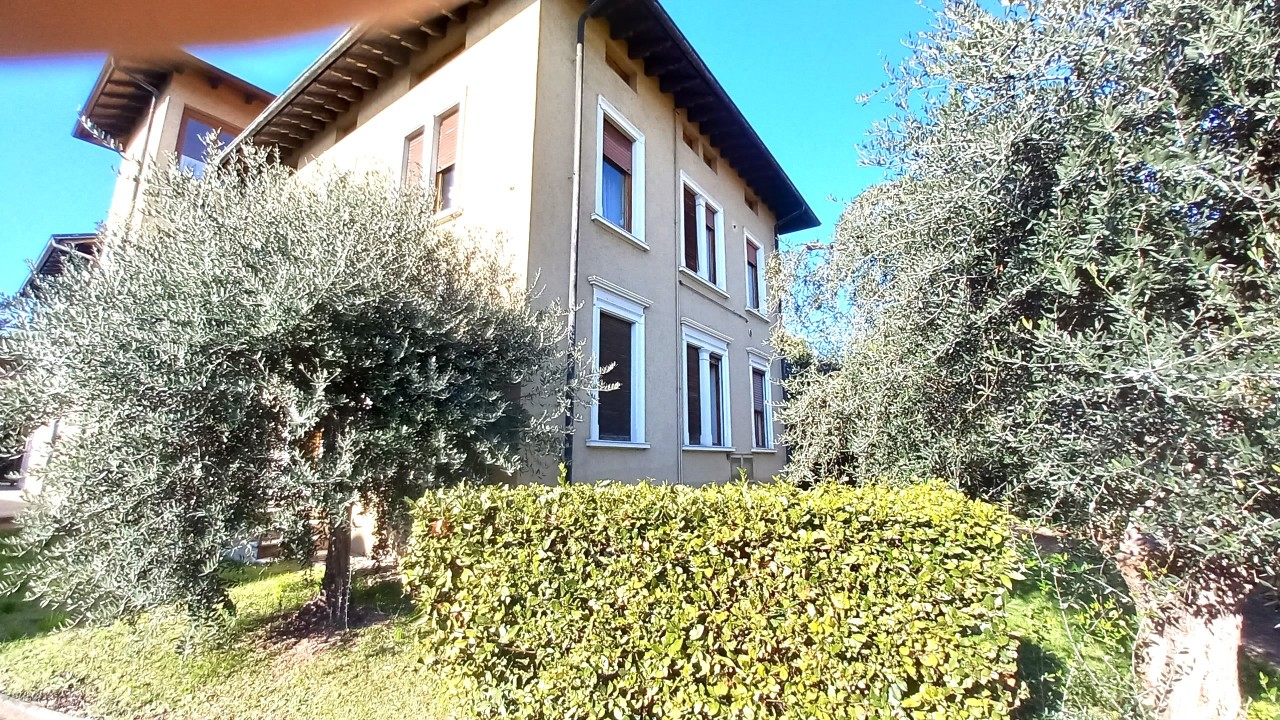 Appartamento in vendita a Salò, 3 locali, prezzo € 320.000 | PortaleAgenzieImmobiliari.it