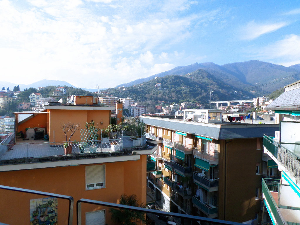 Appartamento in vendita a Rapallo, 5 locali, prezzo € 189.000 | PortaleAgenzieImmobiliari.it