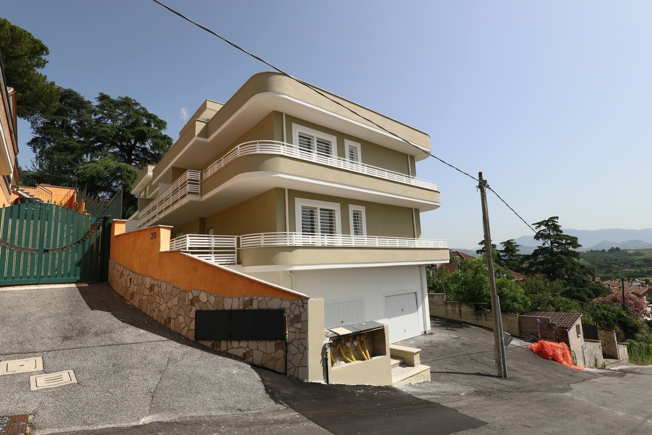 Appartamento in vendita a Fonte Nuova, 5 locali, prezzo € 235.000 | PortaleAgenzieImmobiliari.it