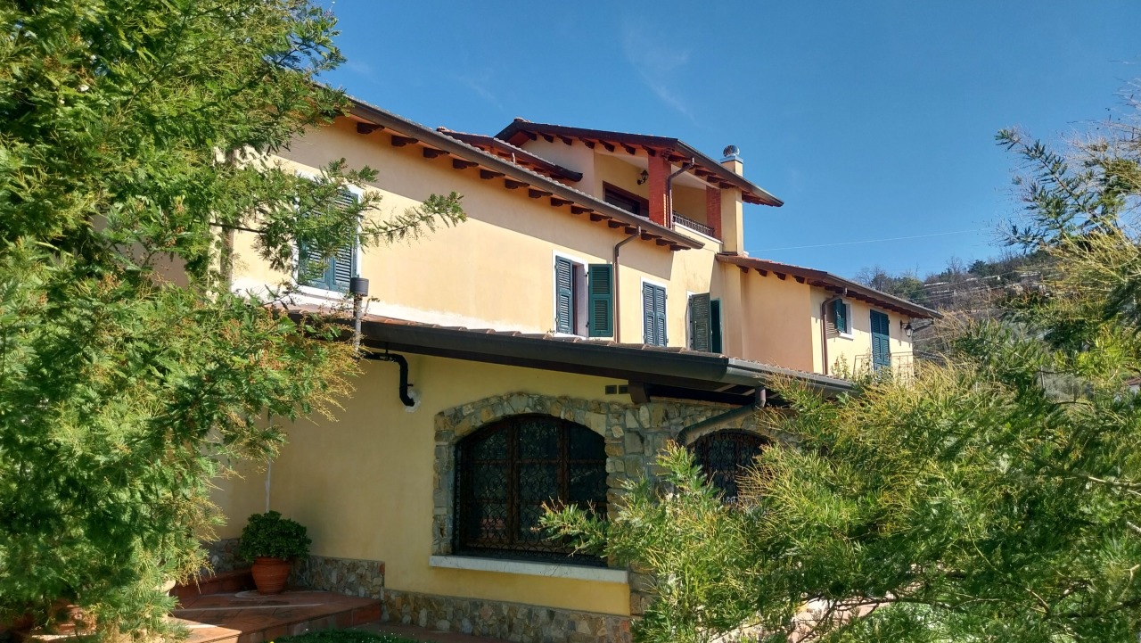 Villa in vendita a Castelnuovo Magra, 8 locali, prezzo € 1.490.000 | PortaleAgenzieImmobiliari.it