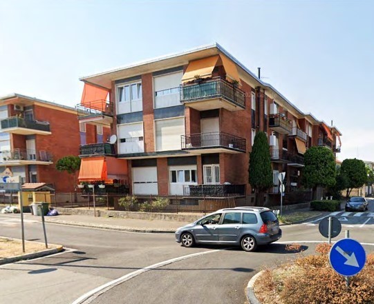 Appartamento in vendita a Magenta, 6 locali, prezzo € 73.200 | PortaleAgenzieImmobiliari.it