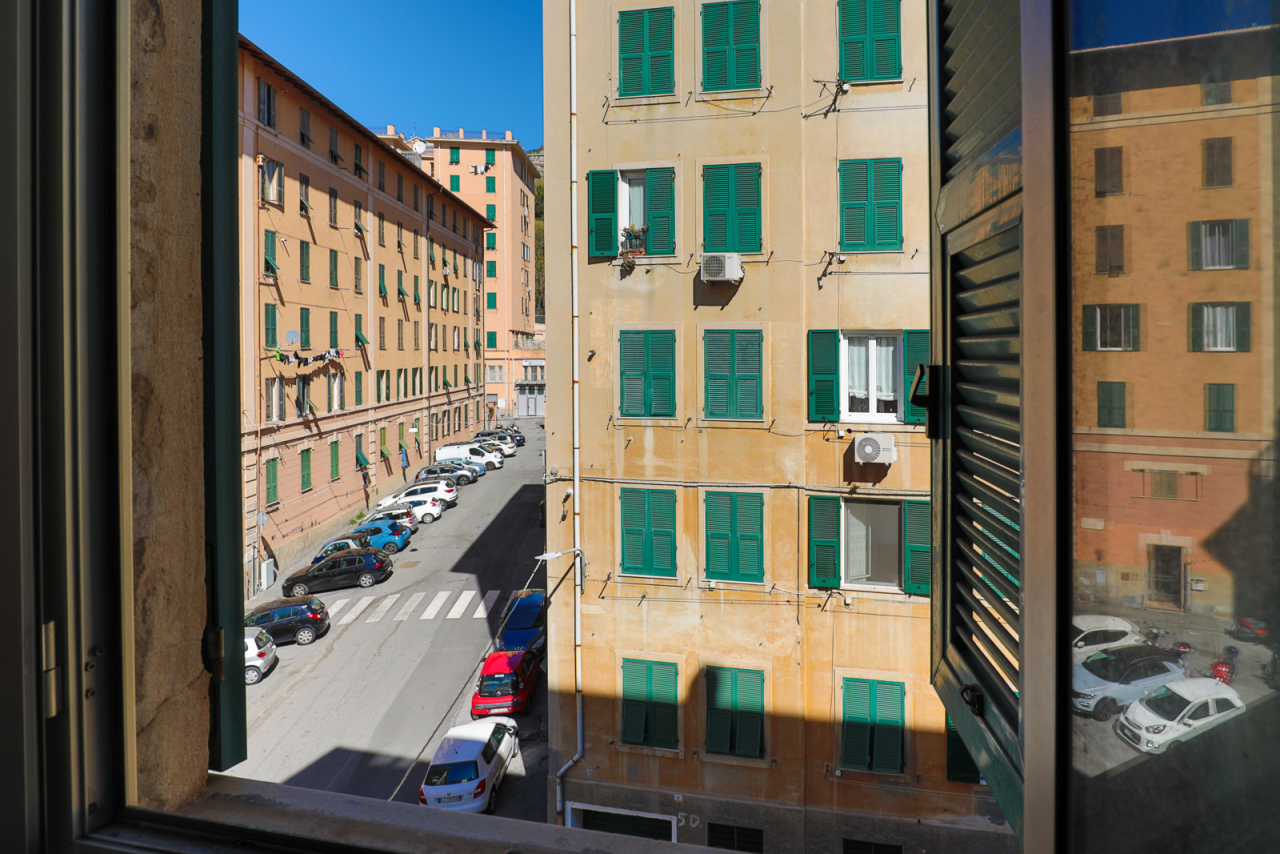 Appartamento in vendita a Genova, 4 locali, prezzo € 82.000 | PortaleAgenzieImmobiliari.it