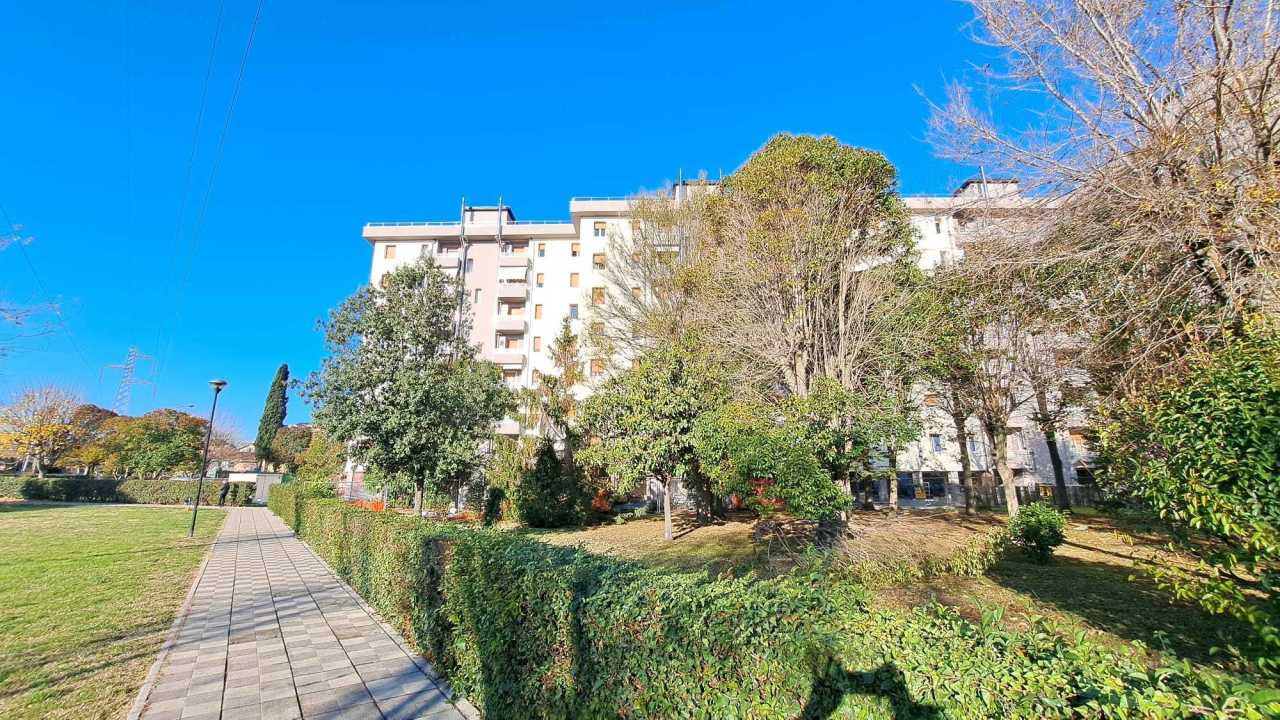 Appartamento in vendita a Pesaro, 6 locali, prezzo € 215.000 | PortaleAgenzieImmobiliari.it
