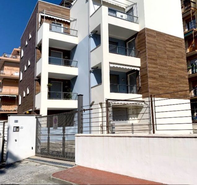 Appartamento in vendita a Borghetto Santo Spirito, 5 locali, prezzo € 399.000 | PortaleAgenzieImmobiliari.it