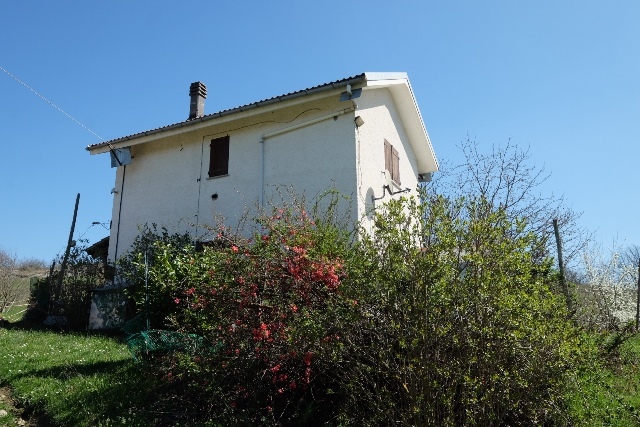 Villa in vendita a Mioglia, 5 locali, prezzo € 58.000 | PortaleAgenzieImmobiliari.it